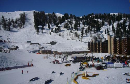 Macot-la-Plagne Apartamento | Spacieux appart rénové, 3 pièces + cabine, proche pistes, 8 pers, animaux admis - FR-1-181-1913