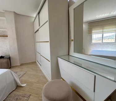 Tanja Balia Apartamento | Spacieux appart, quartier calme
