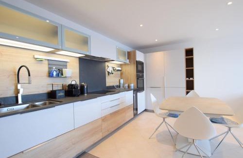 Evian-les-Bains Apartamento | Spacieux appartement 4 pers avec balcon, wifi et animaux admis - FR-1-498-101