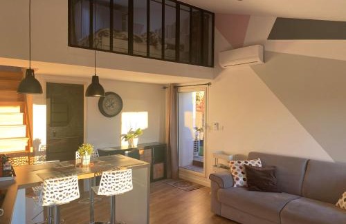 Hyeres City Centre Apartamento | Spacieux duplex, vue mer et belle terrasse