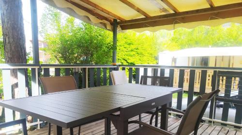 Saint-Sauveur-en-Rue Apartamento | Spacieux et Cosy Mobil-Home pour 6 à 25min de St Etienne et Annonay au sein d'un charmant Camping