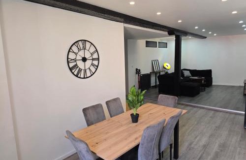 Foix Apartamento | Spacieux logement 120m2 centre ville Foix -3 chambres-2SDB-2wc-Parking gratuit à 1 Minute