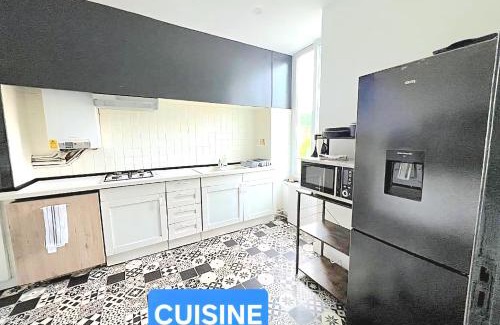 Foix Apartamento | Spacieux logement 120m2 centre ville Foix -3 chambres-2SDB-2wc-Parking gratuit à 1 Minute