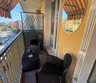 Menton Apartamento | Spacieux studio proche gare