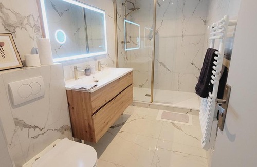 Hyeres City Centre Apartamento | Spacieux T4 rénové en plein cœur de Hyères idéal pour des vacances en famille