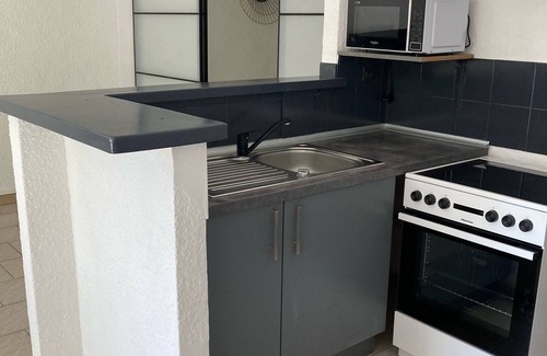 Entraigues-sur-la-Sorgue Apartamento | Spacious 2 bedrooms / closed private parking