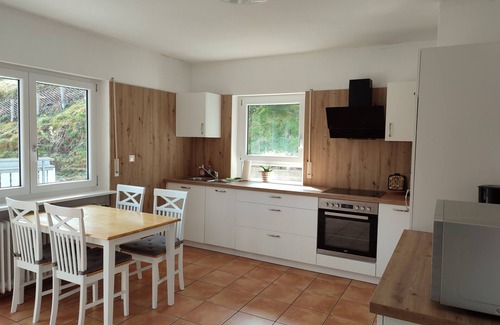 Bad Peterstal-Griesbach Apartamento | Spacious and quiet 'Ferienwohnung Schwarzwaldblick' with a picturesque view