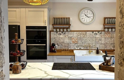 Saint-Andre-et-Appelles Casa | Spacious 5-bedroom house in lovely Saint-André-et-Appelles with heated pool.