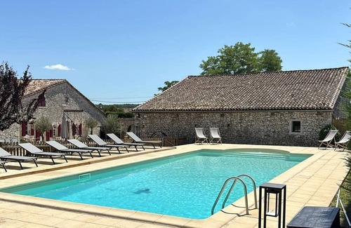 Saint-Andre-et-Appelles Casa | Spacious 5-bedroom house in lovely Saint-André-et-Appelles with heated pool.