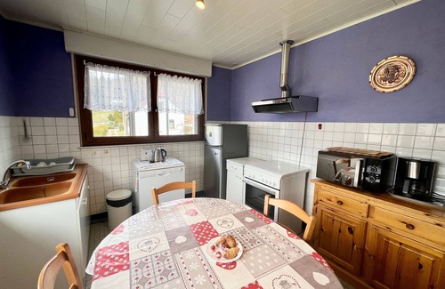 Saulxures-sur-Moselotte Cabaña | Casa Amplia con Todas las Comodidades Cerca del Lago y Estaciones de Esquí