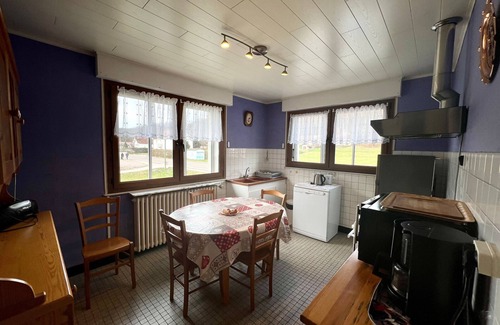 Saulxures-sur-Moselotte Cabaña | Casa Amplia con Todas las Comodidades Cerca del Lago y Estaciones de Esquí
