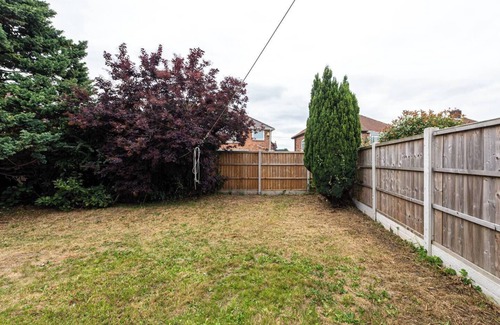 Hunts Cross Casa | Spacious 3-Bed by Beatles Attractions & Transport