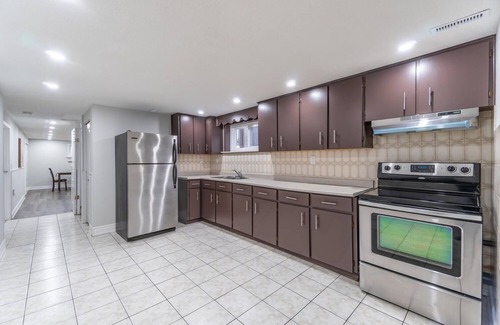 Mississauga Casa | Spacious 1+1 Bed 1 Bath house in Mississauga