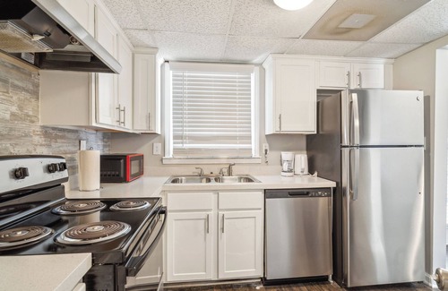 Ellenwood Apartamento | Spacious 1 Bed 1.5 Bath Towmhome I Ellenwood