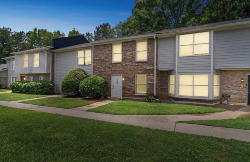 Ellenwood Apartamento | Spacious 1 Bed 1.5 Bath Towmhome I Ellenwood