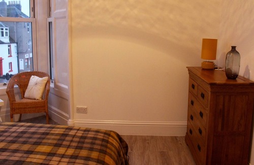 Montrose Apartamento | Spacious 1 bed Apartment close to all the amenities Montrose has to offer.