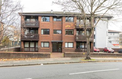 London Borough of Bromley Apartamento | Spacious 1 bed apartment with parking & balcony!