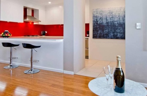 Redfern Apartamento | Spacious 1 Bed Apt Central Location With Pool/Gym