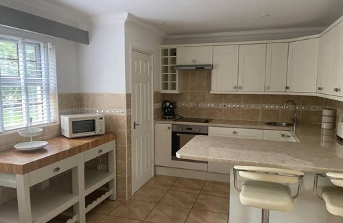 Pennard Casa | Spacious 1 bed bungalow located on a Gower Sheep Farm