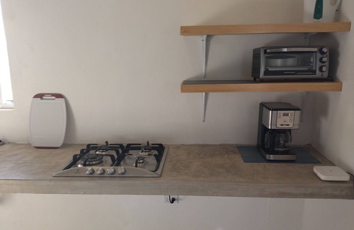 Cerritos Casa | Spacious 1-bedroom in a Gavilan, great location w/AC!