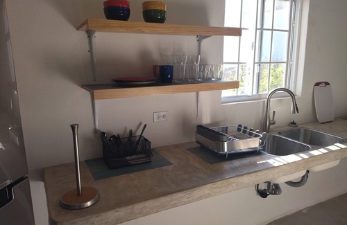 Cerritos Casa | Spacious 1-bedroom in a Gavilan, great location w/AC!