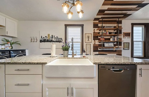 Millvale Apartamento | Spacious 1 bedroom Close to Downtown and Stadiums