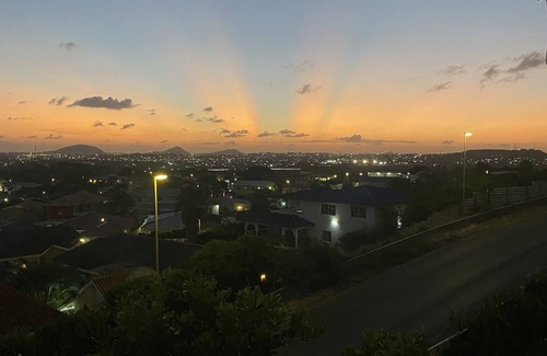 Sunset Heights Apartamento | Spacious 1 bedroom apartment with beautiful views and large pool