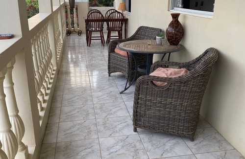 Sunset Heights Apartamento | Spacious 1 bedroom apartment with beautiful views and large pool