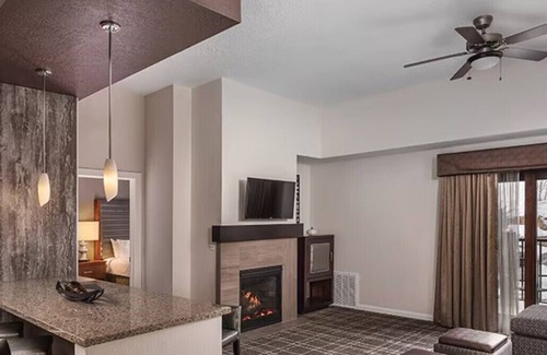 Park City Hotel | Spacious 1 Bedroom Deluxe Suite at Wyndham Park City king bed, full kitchen