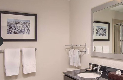Park City Hotel | Spacious 1 Bedroom Deluxe Suite at Wyndham Park City king bed, full kitchen