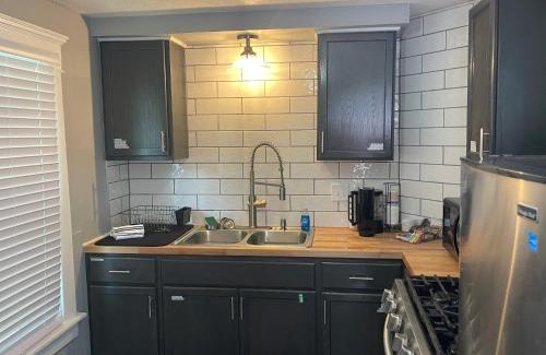Lansing Apartamento | Spacious 1 Bedroom Duplex