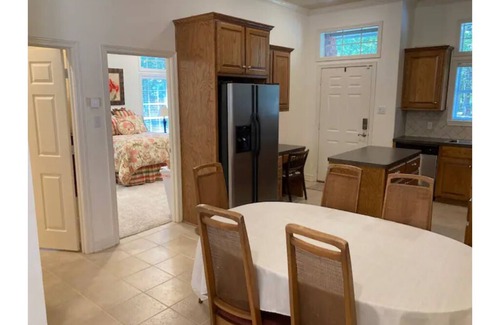 Flint Casa | Spacious 1-Bedroom Guesthouse in the Woods