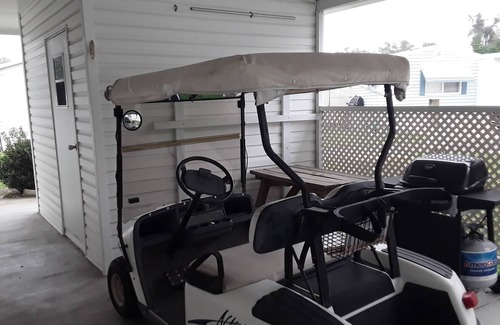 Lake County Casa | Spacious 1-bedroom mobile home on Lake Harris in Leesburg with WiFi, AC