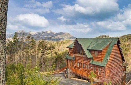 Gatlinburg Complejo | Spacious 1-bedroom resort with fitness room, WiFi in beautiful Gatlinburg Unit 1