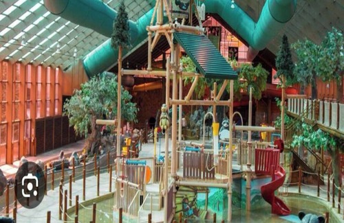 Gatlinburg Complejo | Spacious 1-bedroom resort with fitness room, WiFi in beautiful Gatlinburg Unit 1