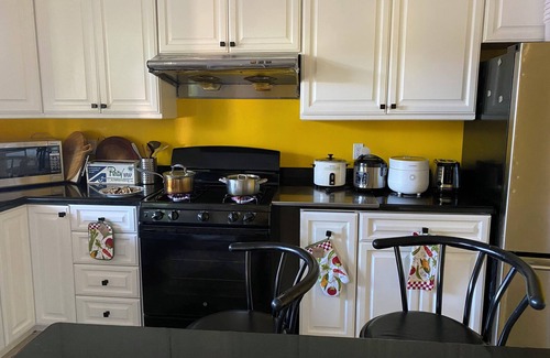 Monterey Park Casa | Spacious 11-bedroom house with AC, WiFi in enchanting Monterey Park