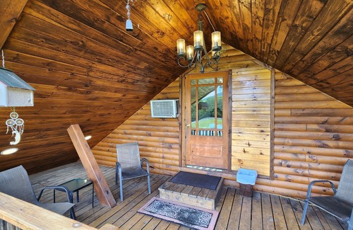 Fishs Eddy Casa | Spacious 11-bedroom house with AC and WiFi in charming Fishs Eddy