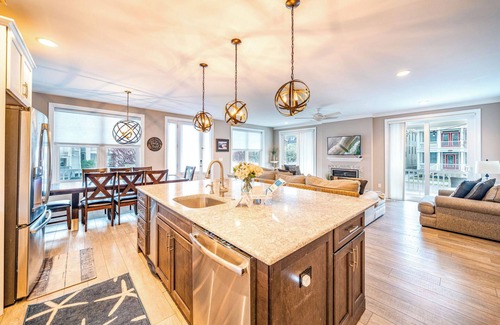 North End Casa | Spacious 11 Bedroom Dual Unit-6 minute walk to Ocean City's Beach!