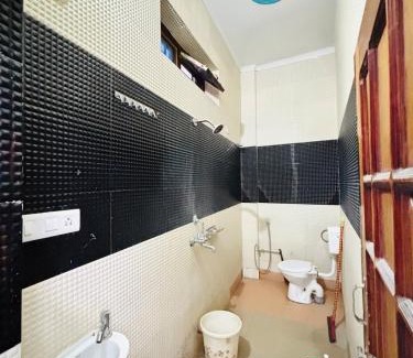 Haldwani Apartamento | Spacious 1bhk Non Ac - By Tulsi Homestay