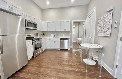 Mansion Area Apartamento | ★SPACIOUS 1BR Apt w/ Character 10ft Ceilings W/D!★