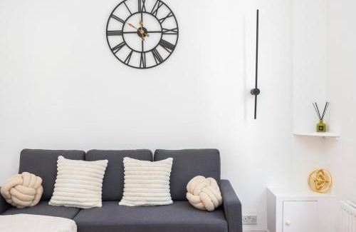Riverside Apartamento | Spacious 1BR Steps from London Bridge & The Shard