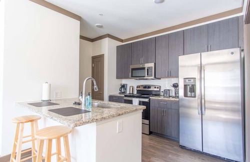 Middletown Apartamento | Spacious 1BR Suite | Pool, Parking + Gym B