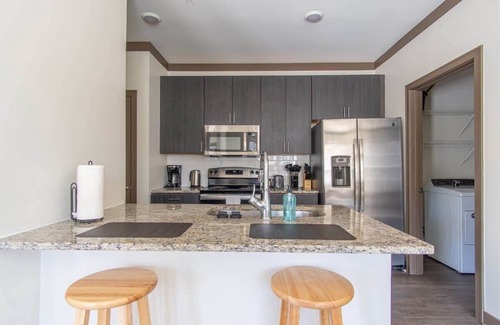 Middletown Apartamento | Spacious 1BR Suite | Pool, Parking + Gym B