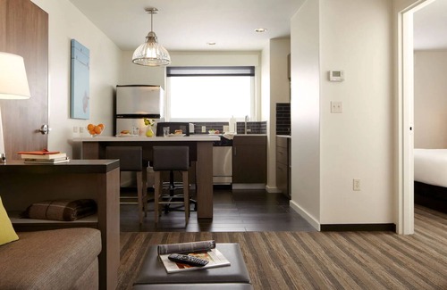 Belmont Casa | Spacious 1BR Suite w/ Full Kitchen, Outdoor Pool, and Excellent Breakfast