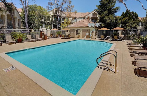 Belmont Casa | Spacious 1BR Suite w/ Full Kitchen, Outdoor Pool, and Excellent Breakfast