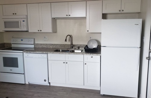 Palatka Apartamento | Spacious 1BR unit available on a partitioned street. No traffic!