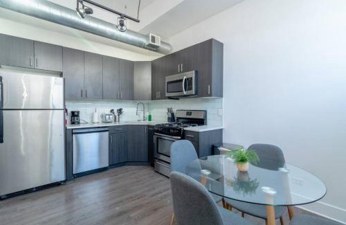 Near South Side Apartamento | Spacious 1BR with Optional Parking Near McCormick Place, Field Museum, Adler Planetarium, & Shedd Aquarium