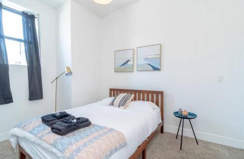 Near South Side Apartamento | Spacious 1BR with Optional Parking Near McCormick Place, Field Museum, Adler Planetarium, & Shedd Aquarium