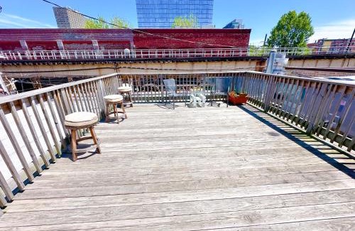 Near South Side Apartamento | Spacious 1BR with Optional Parking Near McCormick Place, Field Museum, Adler Planetarium, & Shedd Aquarium