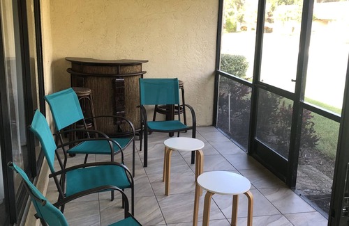 Sarasota Villa | Spacious 2 BD and 2BA Villa 13 minutes from Siesta Key!